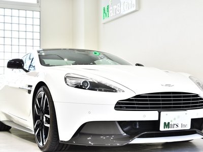 ASTON MARTIN VANQUISH - 1