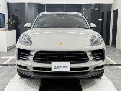 PORSCHE MACAN - 2