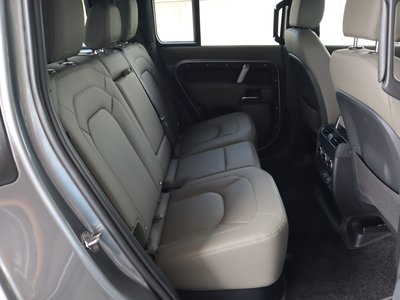 2023 LAND Rover DEFENDER thumbnail 38