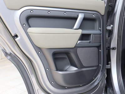 2023 LAND Rover DEFENDER thumbnail 34