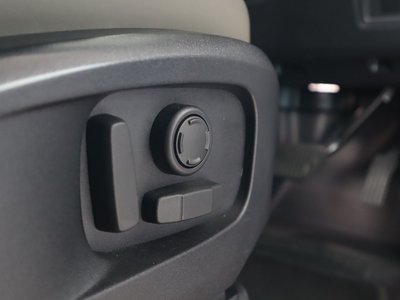2023 LAND Rover DEFENDER thumbnail 57