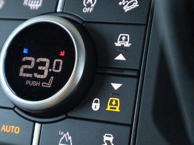 2023 LAND Rover DEFENDER thumbnail 66