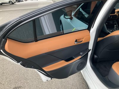 2023 Lexus IS thumbnail 37