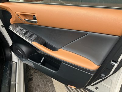 2023 Lexus IS thumbnail 16