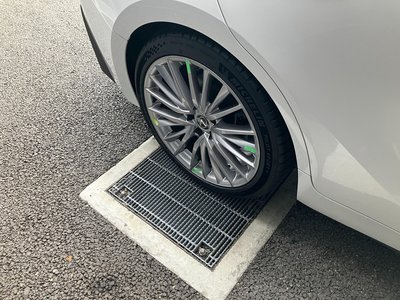 2023 Lexus IS thumbnail 30