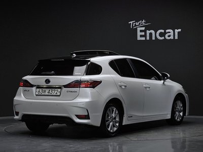 LEXUS CT - 4
