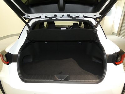 2025 Lexus LBX — миниатюра 21