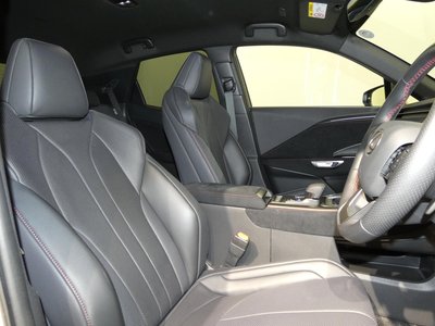 2025 Lexus LBX — миниатюра 19