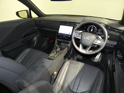 2025 Lexus LBX — миниатюра 18