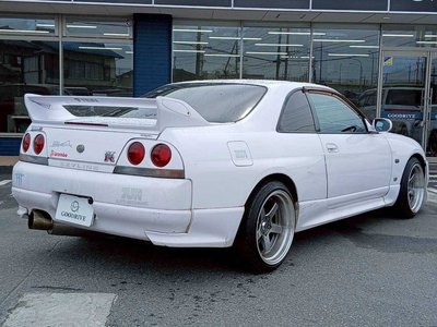 NISSAN SKYLINE GT-R - 2