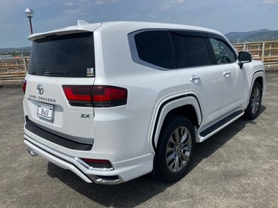 TOYOTA LAND CRUISER 300 - 6