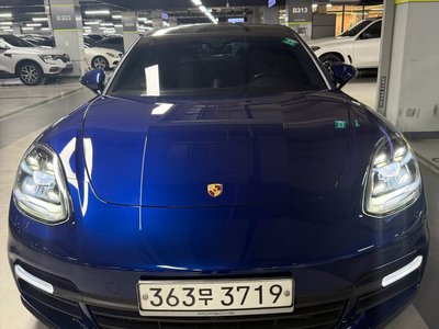 PORSCHE PANAMERA