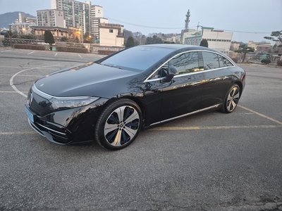 2023 Mercedes-BENZ EQS photo 4