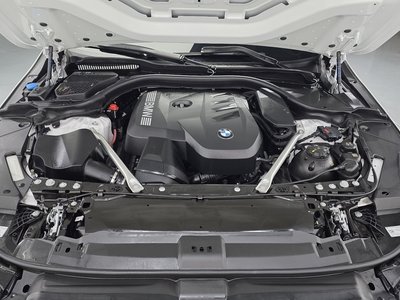 2025 BMW 5 SERIES photo 7