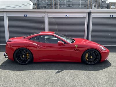 FERRARI CALIFORNIA - 10