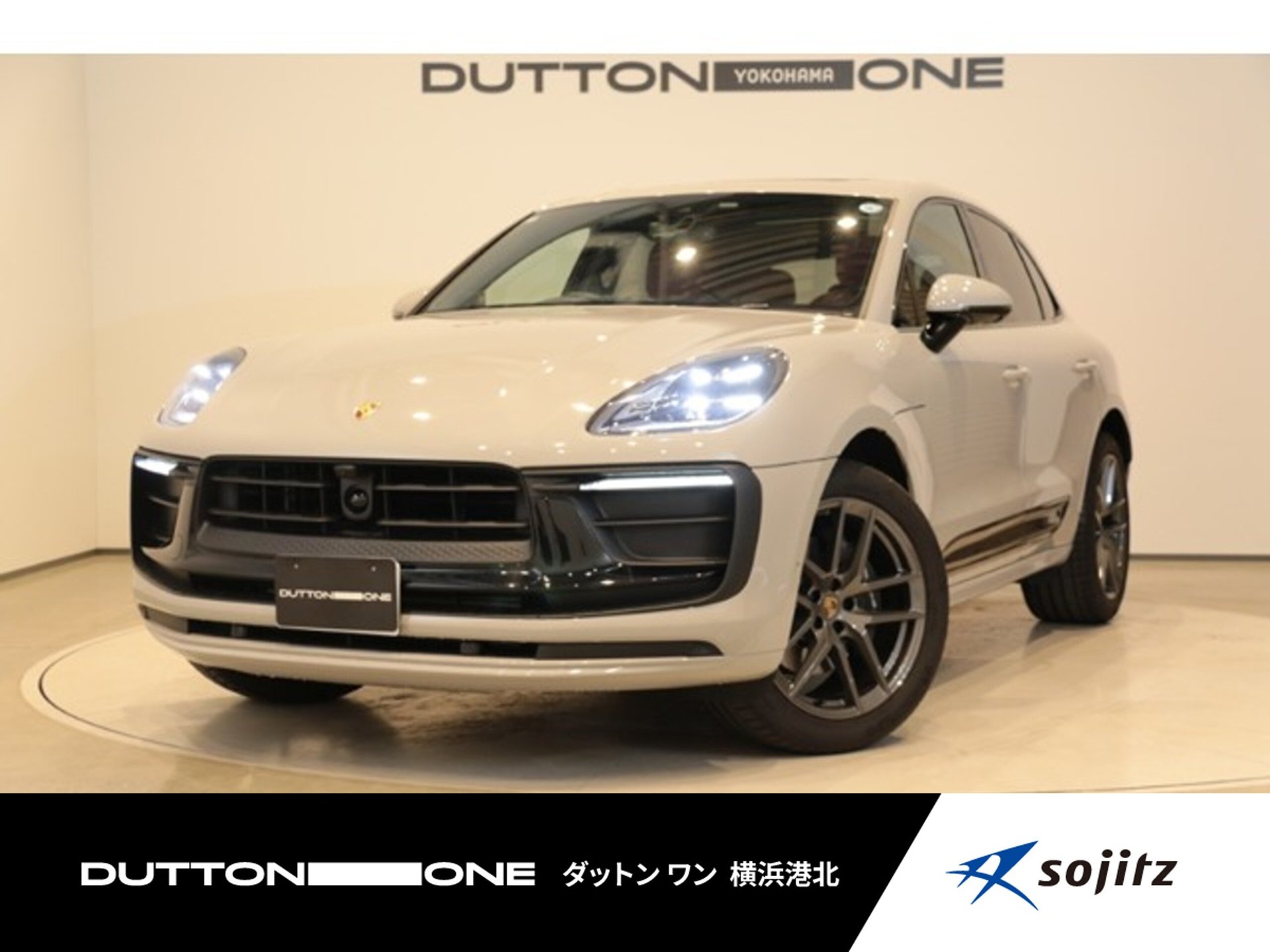 PORSCHE MACAN - View 1