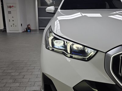 2025 BMW 5 SERIES — фото 9