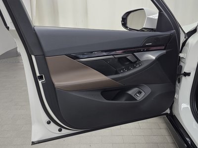 2025 BMW 5 SERIES 缩略图 14