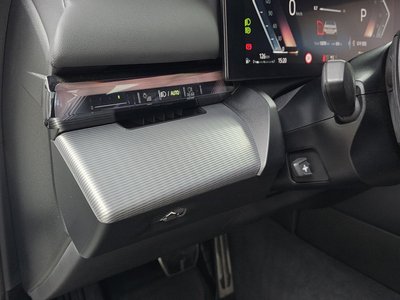 2025 BMW 5 SERIES 缩略图 24