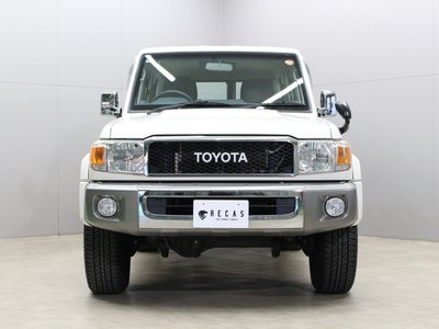 TOYOTA LAND CRUISER 70 - 6