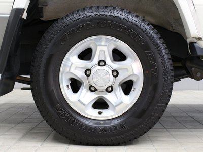 TOYOTA LAND CRUISER 70 - 5