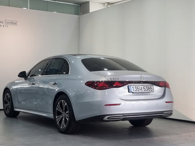 MERCEDES-BENZ E-CLASS - 4