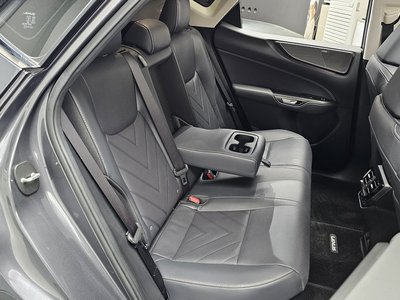 صورة مصغرة 18 لـ 2025 Lexus NX