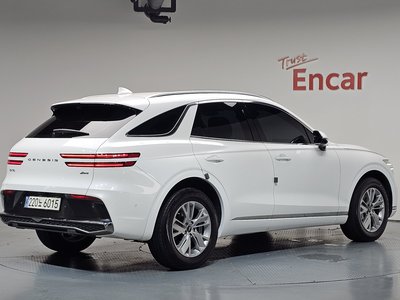 صورة 2 لـ 2024 Genesis GV70