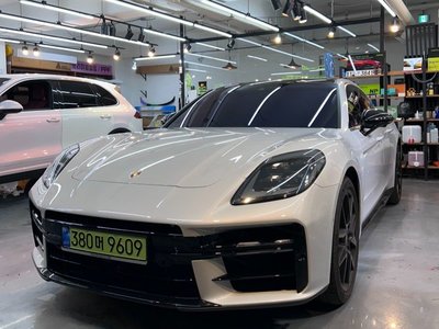 PORSCHE PANAMERA - 2