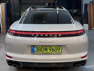 PORSCHE PANAMERA - 3