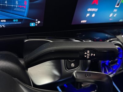 MERCEDES-BENZ GLB - 9