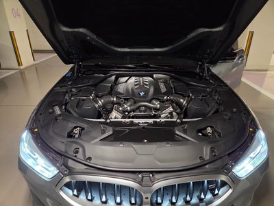 BMW 8 SERIES - 7