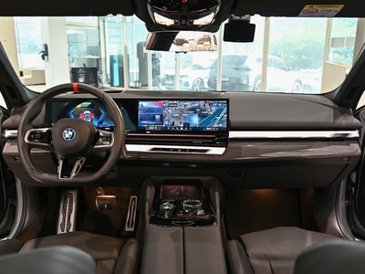 صورة 8 لـ 2025 BMW I5