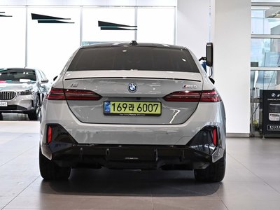 صورة 2 لـ 2025 BMW I5
