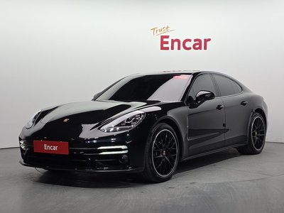 PORSCHE PANAMERA - 4