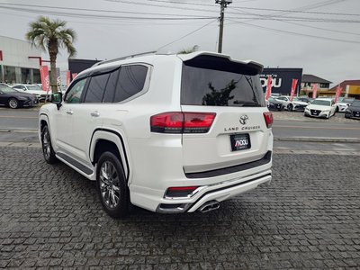 TOYOTA LAND CRUISER - 3