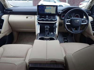 TOYOTA LAND CRUISER - 9