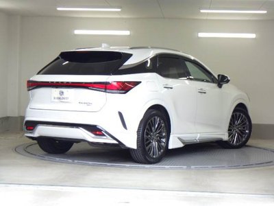 صورة 2 لـ 2024 Lexus RX