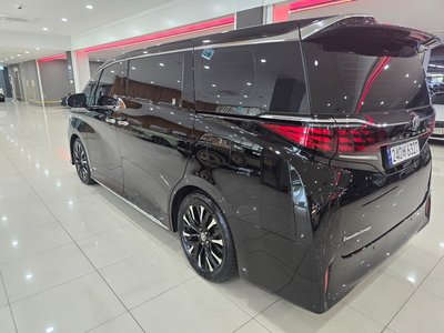 TOYOTA ALPHARD - 4