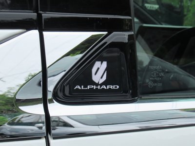 TOYOTA ALPHARD - 4