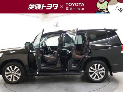TOYOTA LAND CRUISER 200 - 3