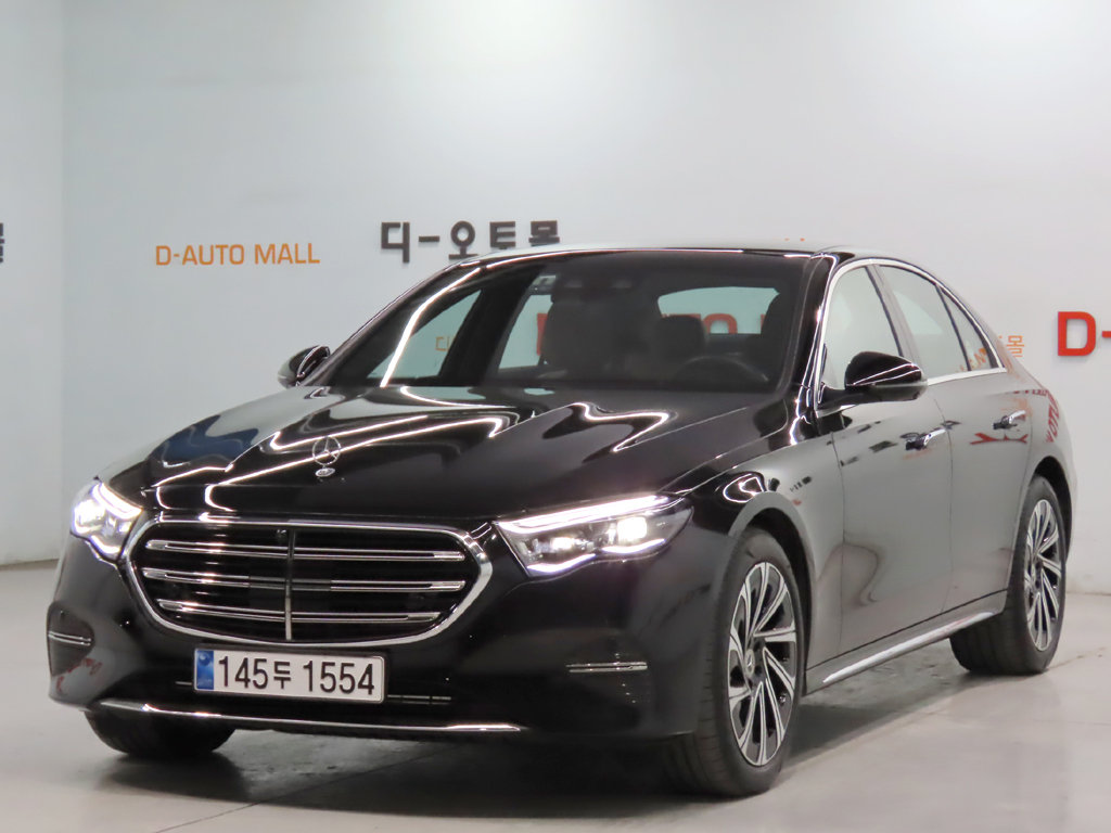 MERCEDES-BENZ E-CLASS - View 1