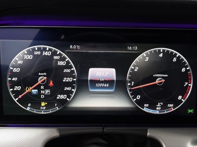 MERCEDES-BENZ E-CLASS - 8