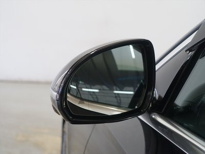 MERCEDES-BENZ E-CLASS - 6