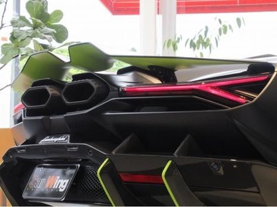 صورة 7 لـ 2025 Lamborghini REVUELTO