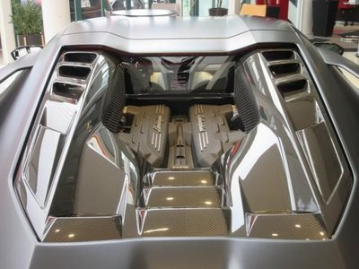 صورة 9 لـ 2025 Lamborghini REVUELTO