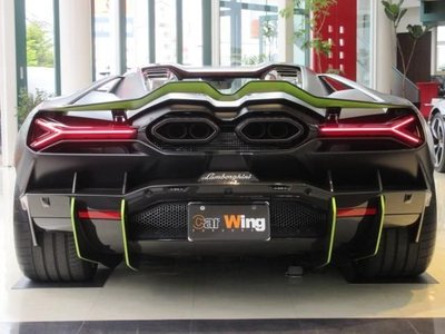صورة 8 لـ 2025 Lamborghini REVUELTO