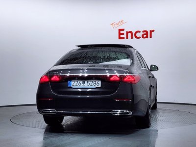 MERCEDES-BENZ E-CLASS - 3