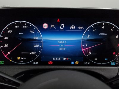 MERCEDES-BENZ E-CLASS - 8