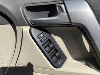 TOYOTA LAND CRUISER PRADO - 9